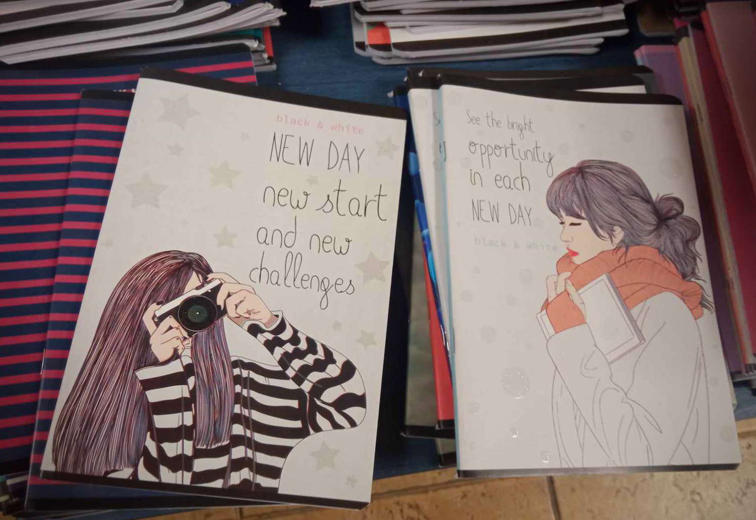 Филмови герои,  български царе и футболисти – какво има на ученическите тетрадки (СНИМКИ)